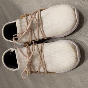 Vessi Cityscapes in white size 6